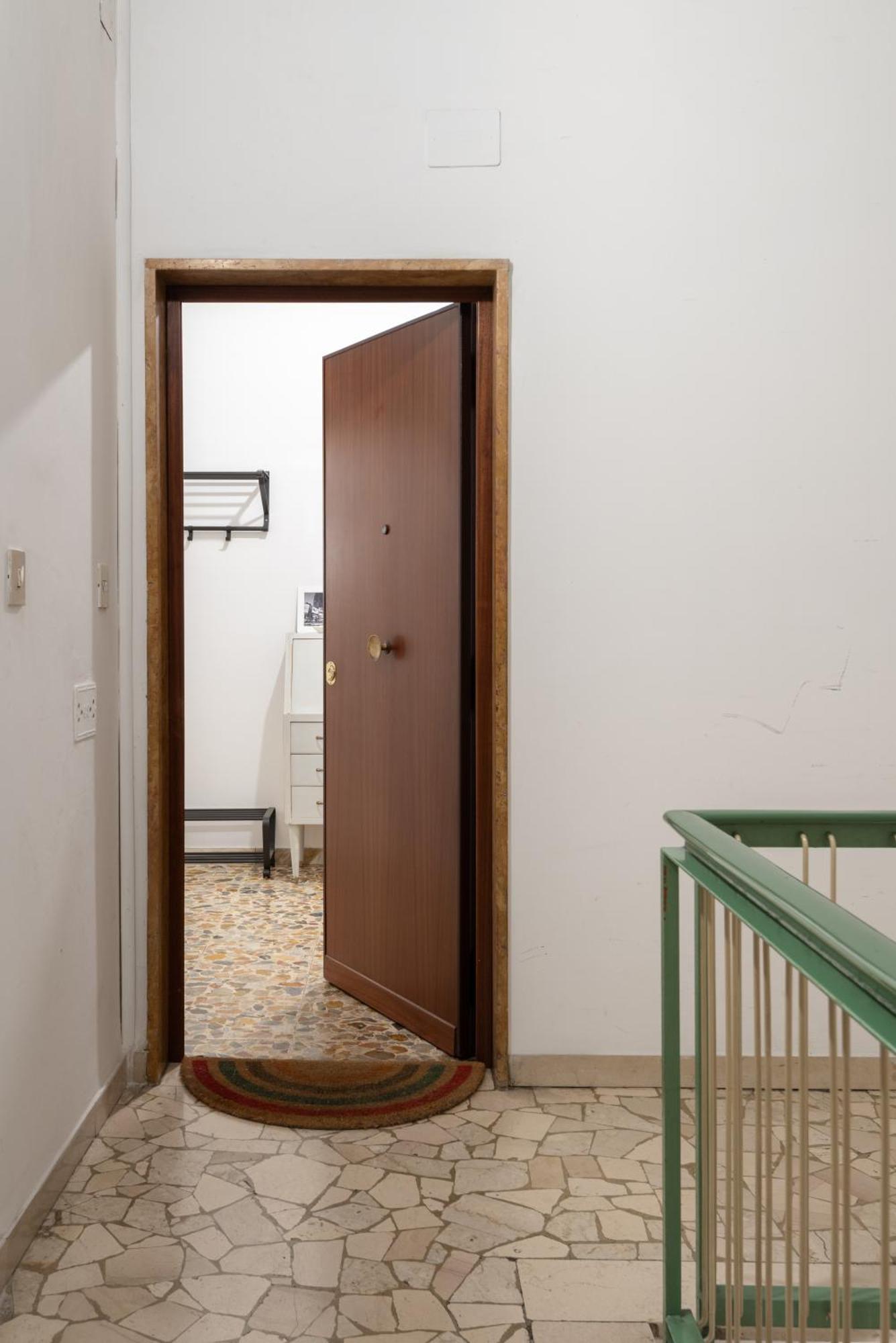 Comfortable 10 Minutes From Center Apartamento *